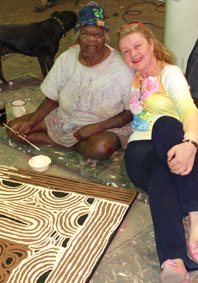 Photo: Nyurapayia Nampitjinpa aka Mrs Bennett (1935-2013) with Aniela Kos, 2006 in Alice Springs NT