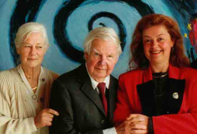 PHOTO: (centre) Arthur Boyd, (left) wife Yvonne Boyd, (left) Aniela Kos (May 1997)