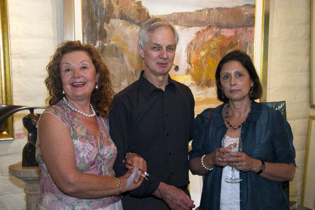 PHOTO: (from left) Aniela Kos, Jamie Boyd and his wife Helena Boyd (2010)